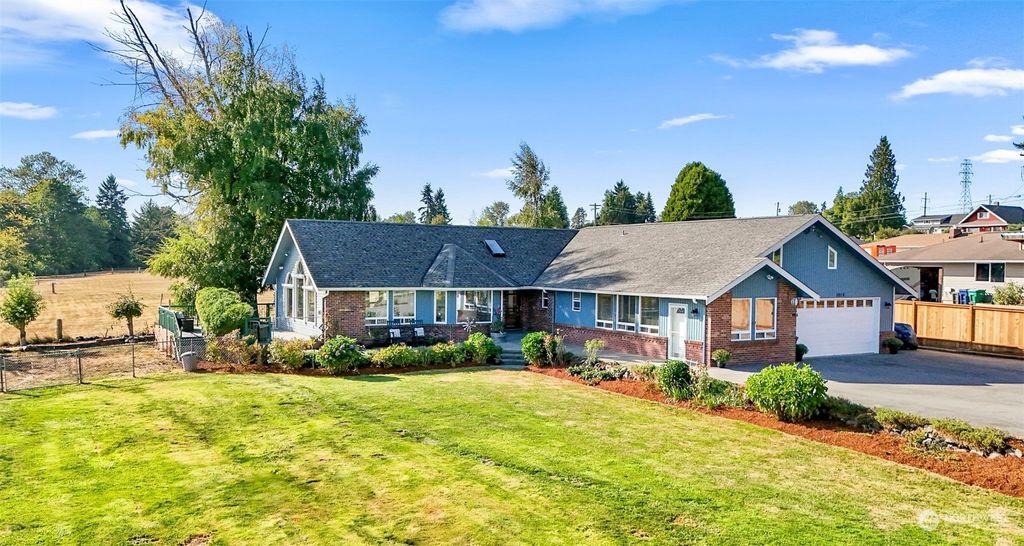 Photo of 8018 69th Avenue SE, Snohomish, WA 98290 (MLS # 2156255)