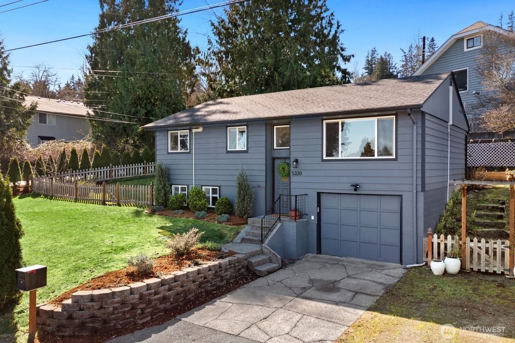 Photo of 5320 S 4th Avenue, Everett, WA 98203 (MLS # 2499940)