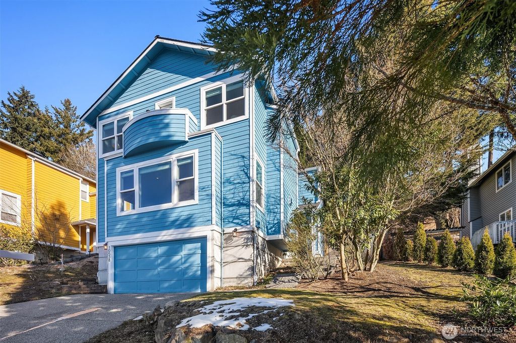 Photo of 10538 157 Avenue NE, Redmond, WA 98052 (MLS # 2329543)
