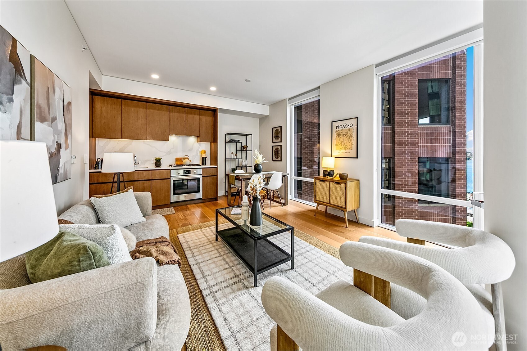 121 Stewart Street 407