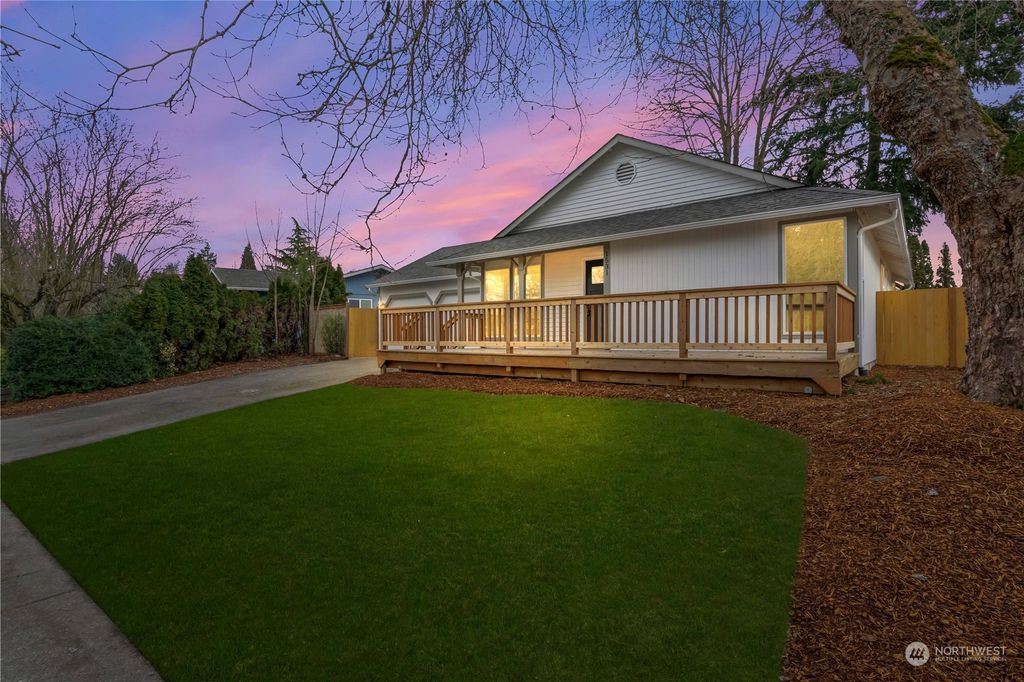 Photo of 1531 SW 325th Place, Federal Way, WA 98023 (MLS # 2035213)