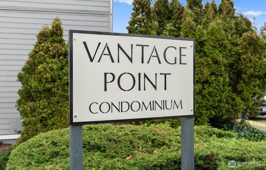 Photo of 2611 NE 4th St #234, Renton, WA 98056 (MLS # 2497254)