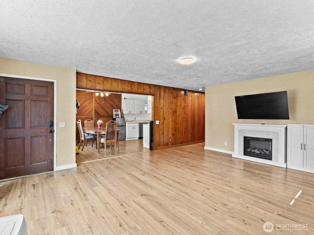 Photo of 1101 Elm Street, Kelso, WA 98626 (MLS # 2565372)