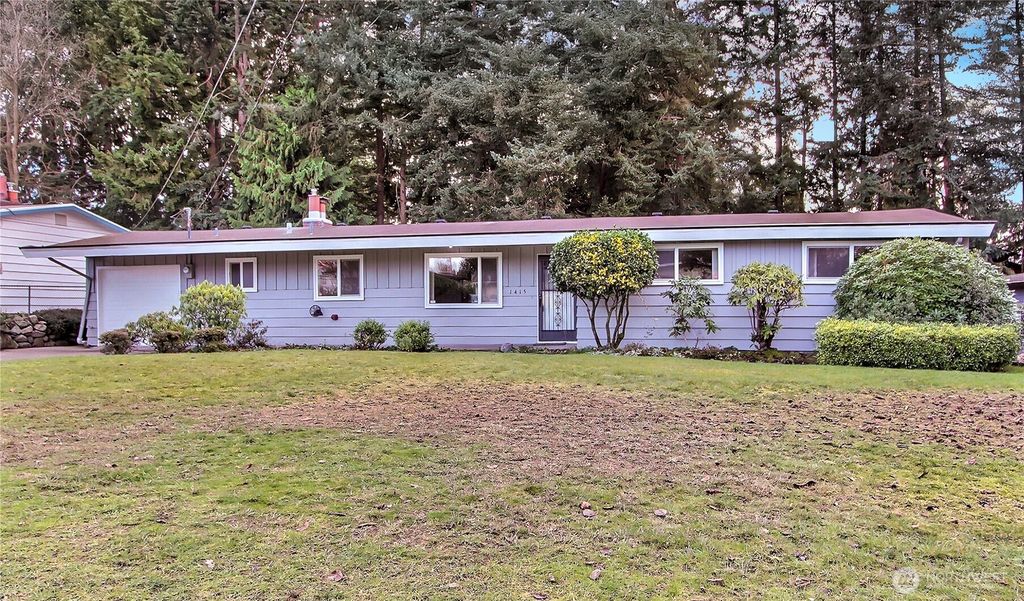 Photo of 1415 S 303rd St, Federal Way, WA 98003 (MLS # 2467001)