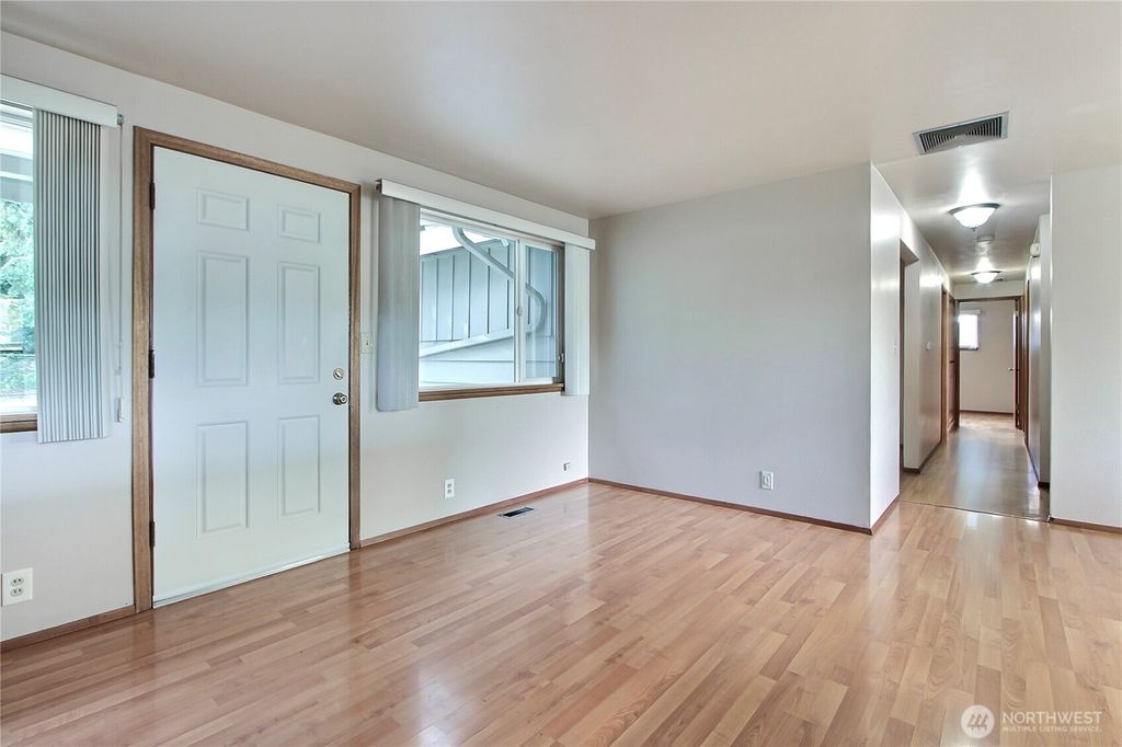 Photo of 1415 S 303rd St, Federal Way, WA 98003 (MLS # 2467001)