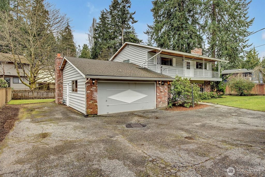 Photo of 307 N 175th Street, Shoreline, WA 98133 (MLS # 2336146)