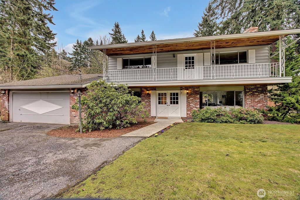 Photo of 307 N 175th Street, Shoreline, WA 98133 (MLS # 2336146)