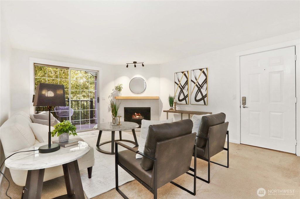 Photo of 215 9th Street #D204, Kirkland, WA 98033 (MLS # 2435963)