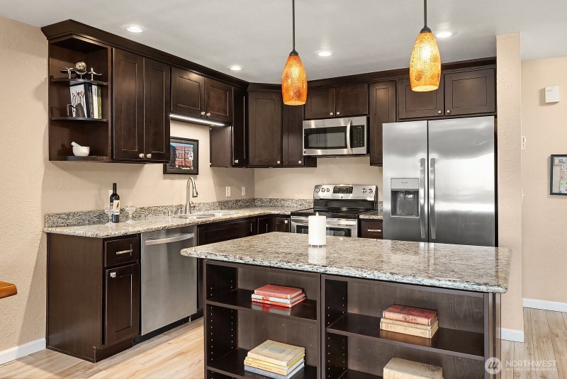 25044 Lake Fenwick Road 32