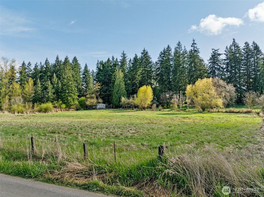 Photo of 37422 181st Ave SE Avenue SE, Auburn, WA 98092 (MLS # 2379887)