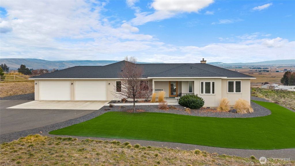 Photo of 341 Stonegate Drive, Ellensburg, WA 98926 (MLS # 2488476)