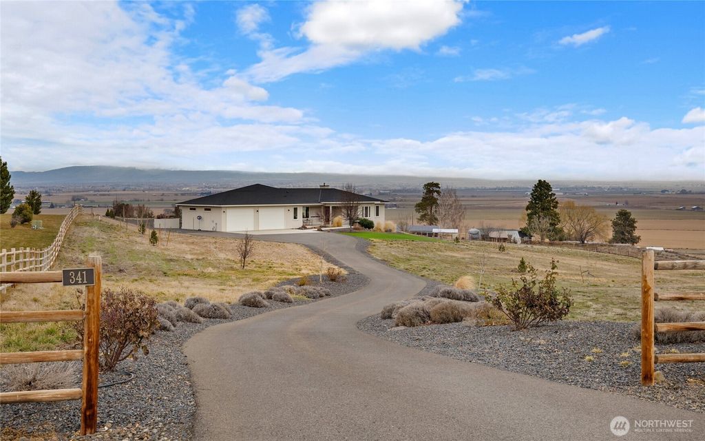 Photo of 341 Stonegate Drive, Ellensburg, WA 98926 (MLS # 2488476)