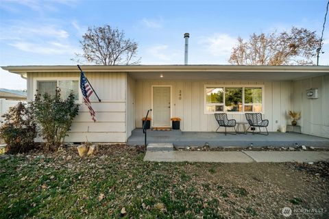 Photo of 340 N Kentucky Avenue, East Wenatchee, WA 98802 (MLS # 2483865)