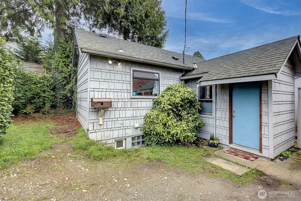 Photo of 119 NE 80th Street, Seattle, WA 98115 (MLS # 2351837)
