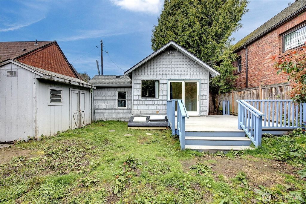 Photo of 119 NE 80th Street, Seattle, WA 98115 (MLS # 2351837)