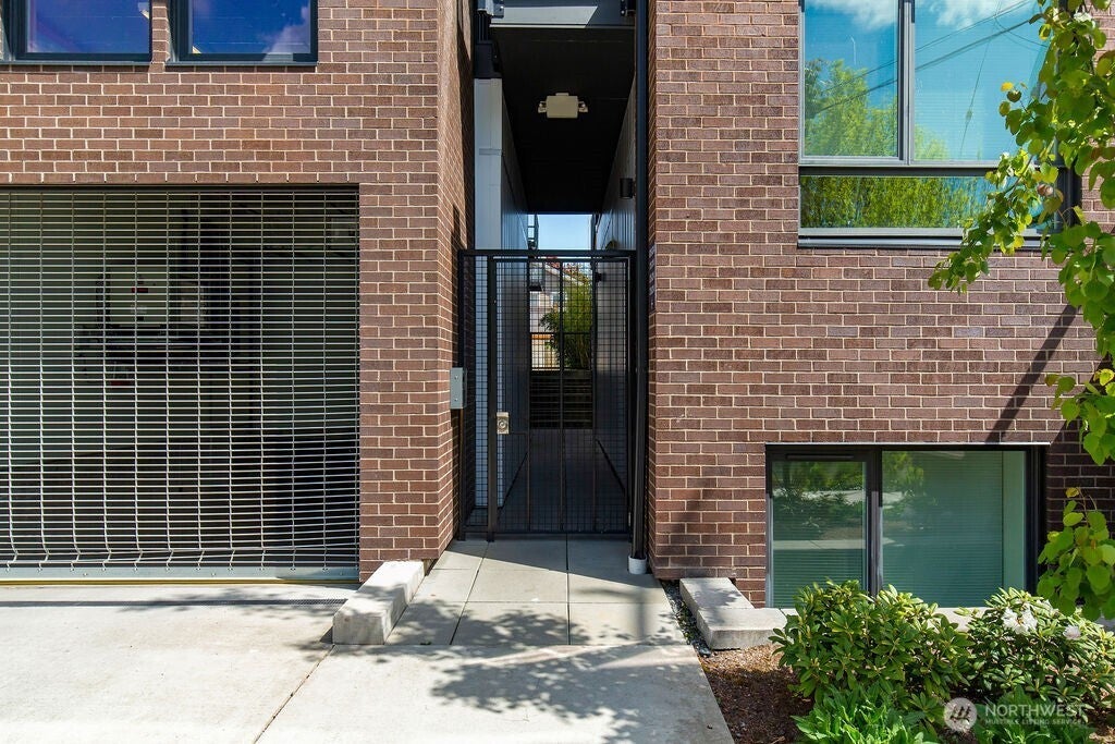 1601 N 45th Street 214