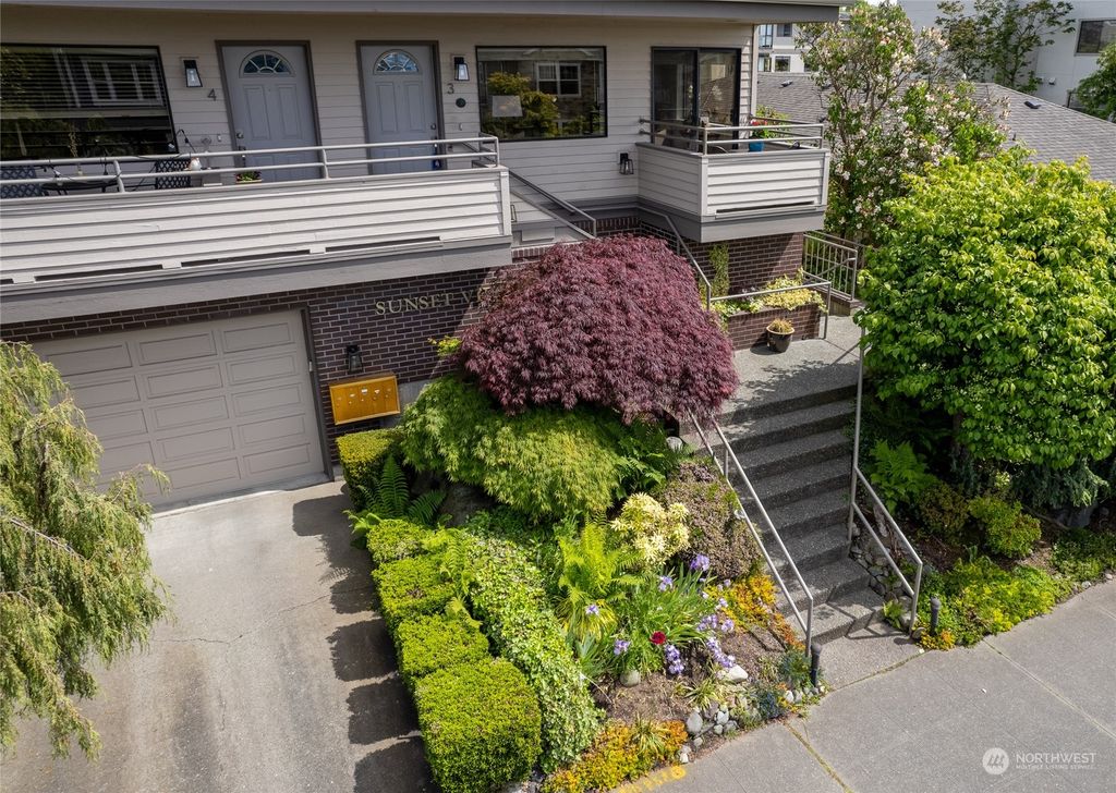 Photo of 228 2nd Avenue N #3, Edmonds, WA 98020 (MLS # 2242295)