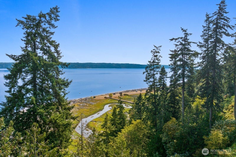 2689 SE Camano Drive