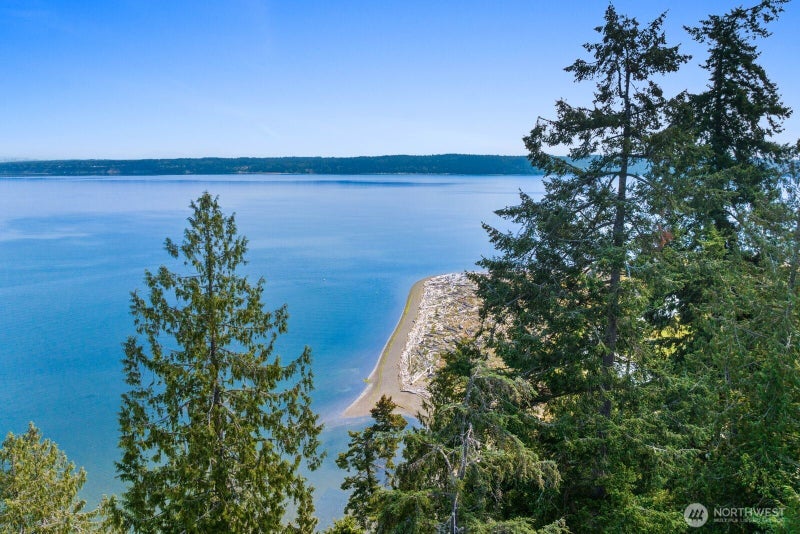 2689 SE Camano Drive