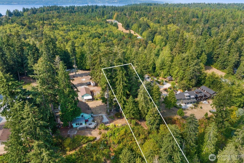 2689 SE Camano Drive