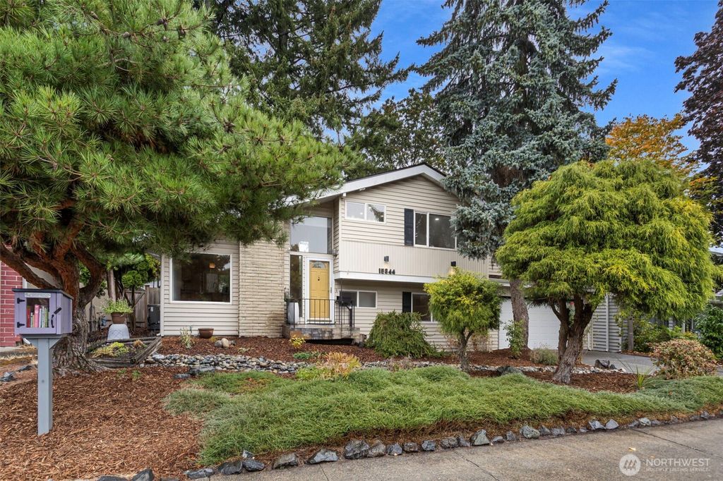Photo of 15844 SE Fairwood Boulevard, Renton, WA 98058 (MLS # 2439147)