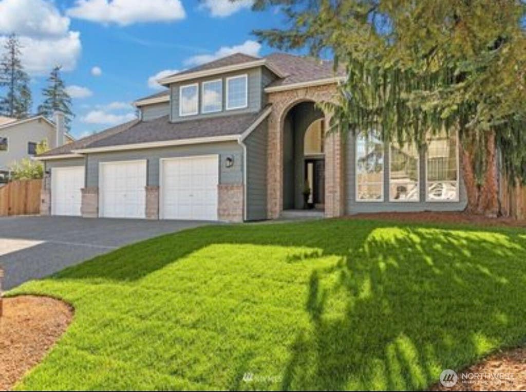 Photo of 17506 57th Avenue W, Lynnwood, WA 98037 (MLS # 2542007)