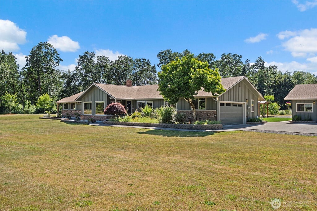 Photo of 2949 Harrison Avenue, Centralia, WA 98531 (MLS # 2545975)