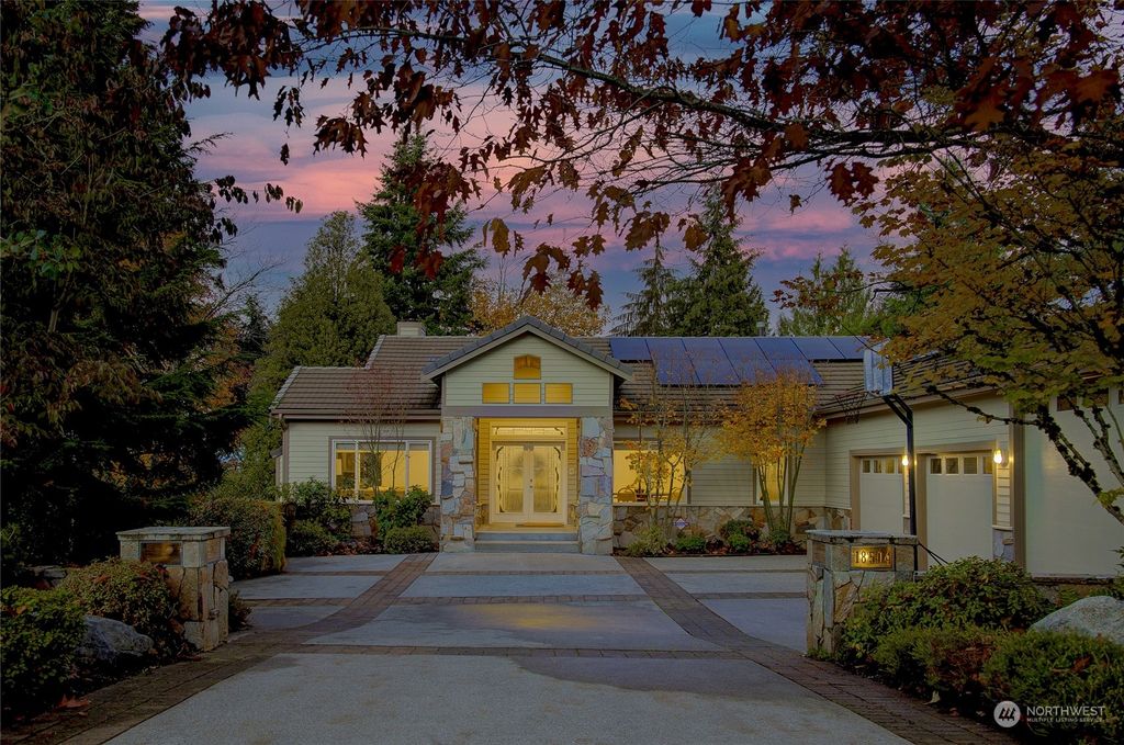 Photo of 18504 NW Montreux Drive, Issaquah, WA 98027 (MLS # 2310021)
