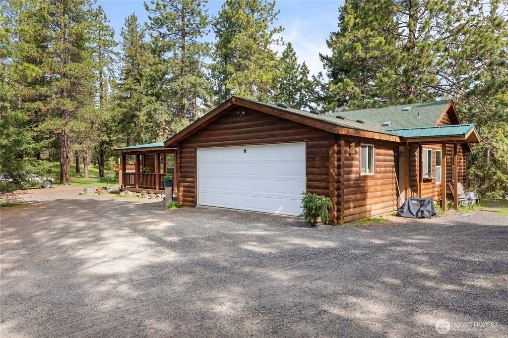 Photo of 640 Emerick Road, Cle Elum, WA 98922 (MLS # 2515465)