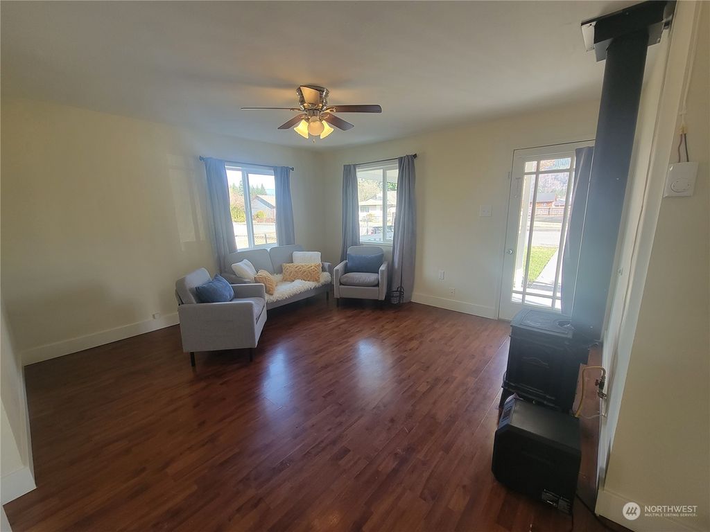 Photo of 815 Fullerton Avenue, Darrington, WA 98241 (MLS # 2032661)