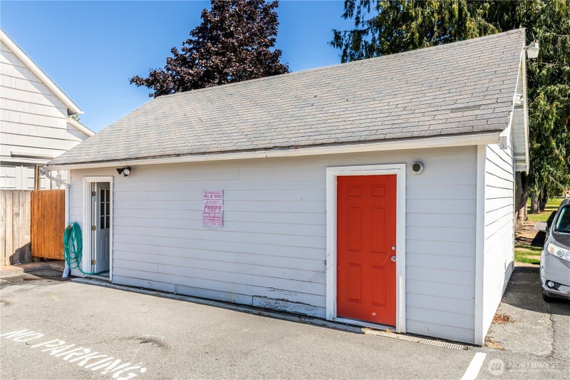 2054 Roosevelt Avenue
