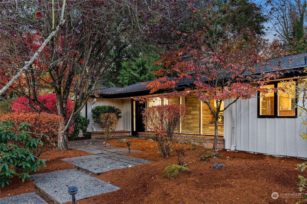 Photo of 11030 Circle Drive, Bothell, WA 98011 (MLS # 2016815)