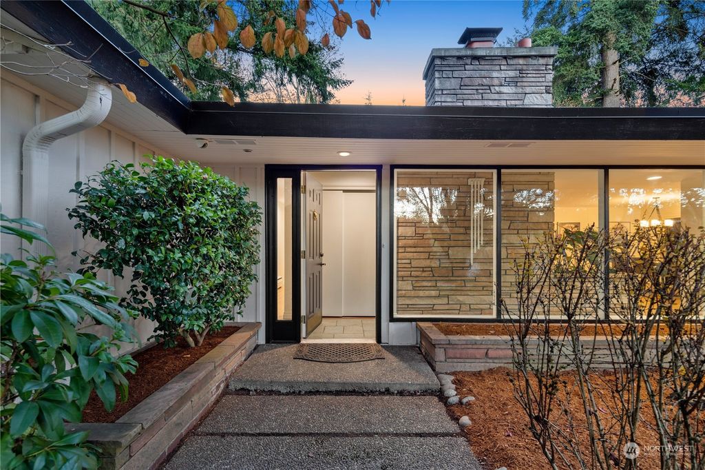 Photo of 11030 Circle Drive, Bothell, WA 98011 (MLS # 2016815)