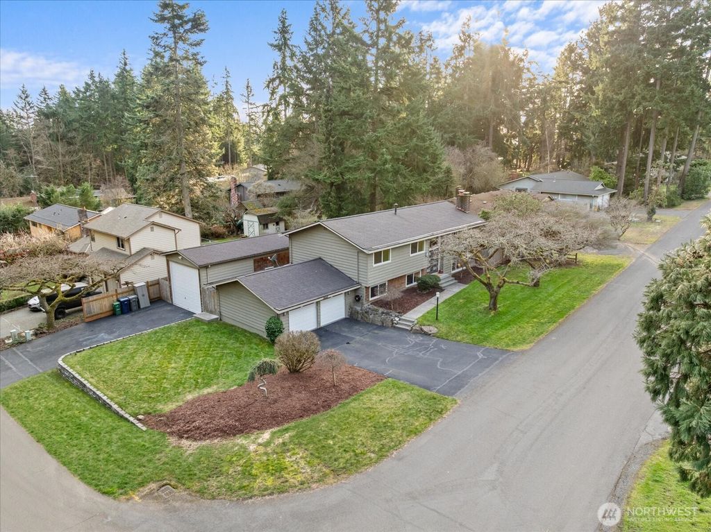 Photo of 7455 NE 120TH Street, Kirkland, WA 98034 (MLS # 2501414)