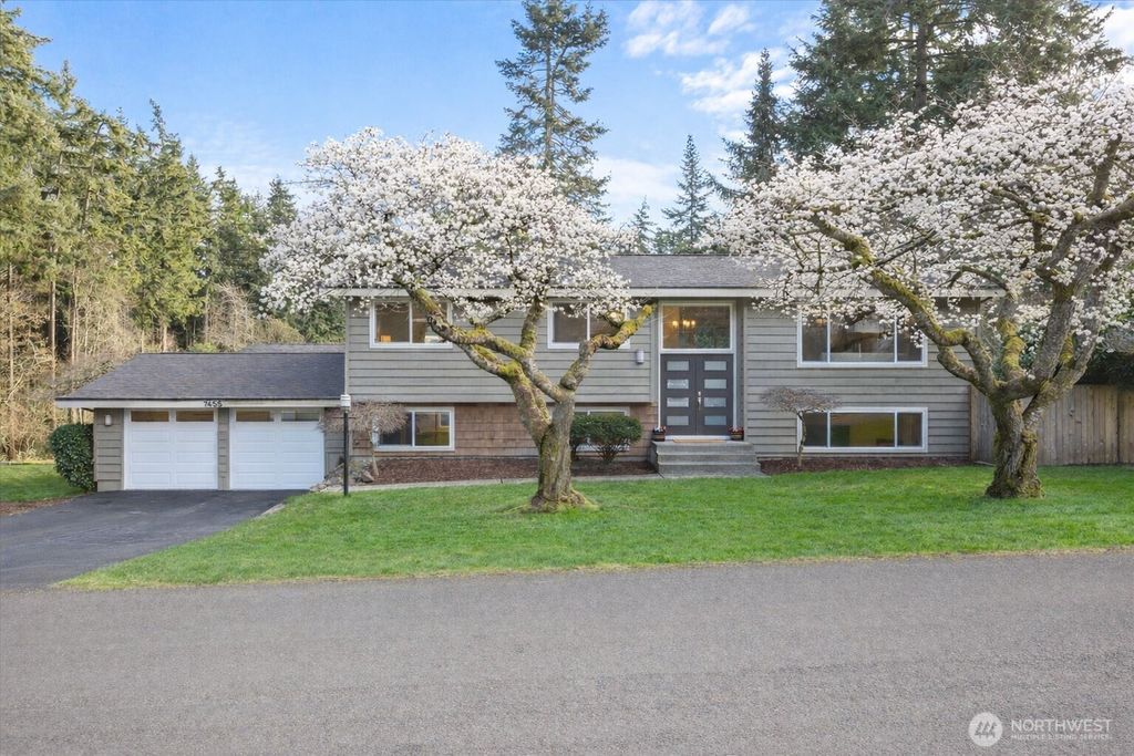 Photo of 7455 NE 120TH Street, Kirkland, WA 98034 (MLS # 2501414)