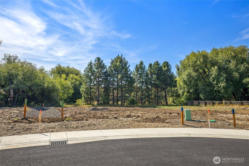 2605 Smallrock Place