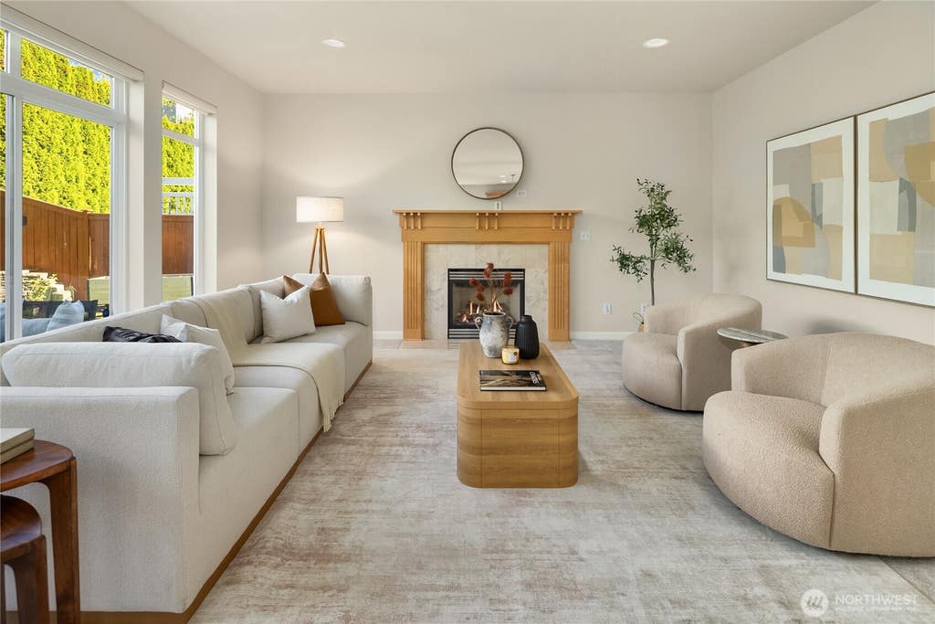 Photo of 2496 33rd Avenue NE, Issaquah, WA 98029 (MLS # 2528512)