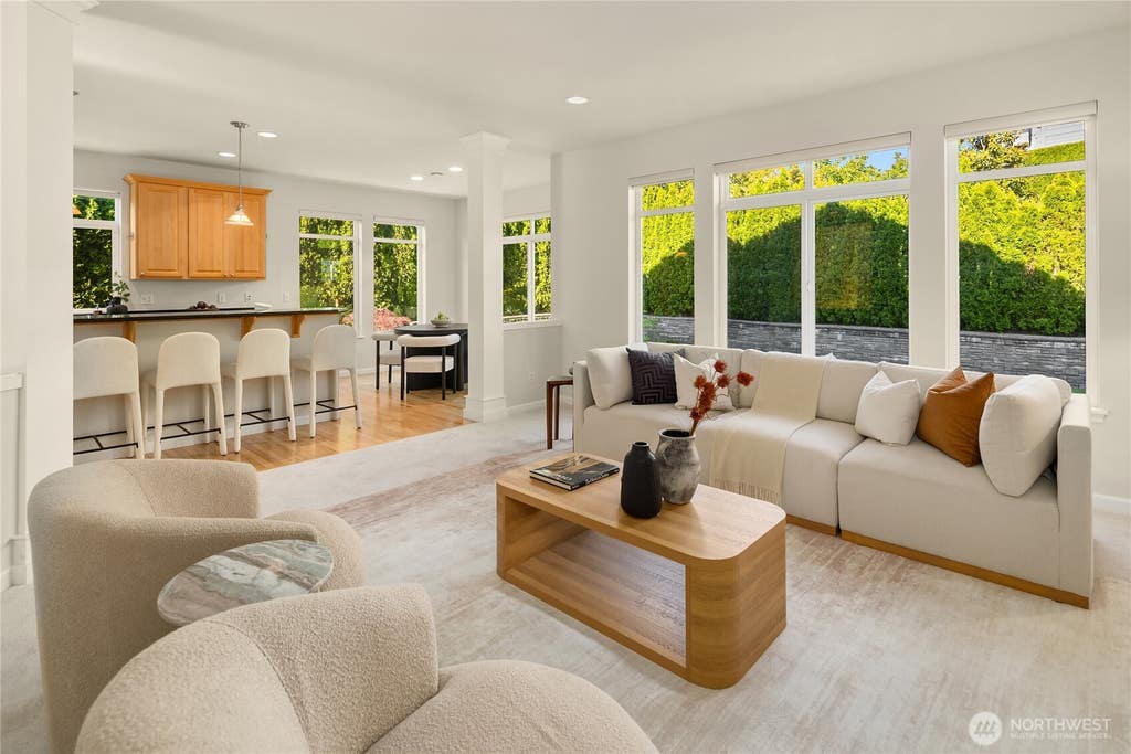 Photo of 2496 33rd Avenue NE, Issaquah, WA 98029 (MLS # 2528512)