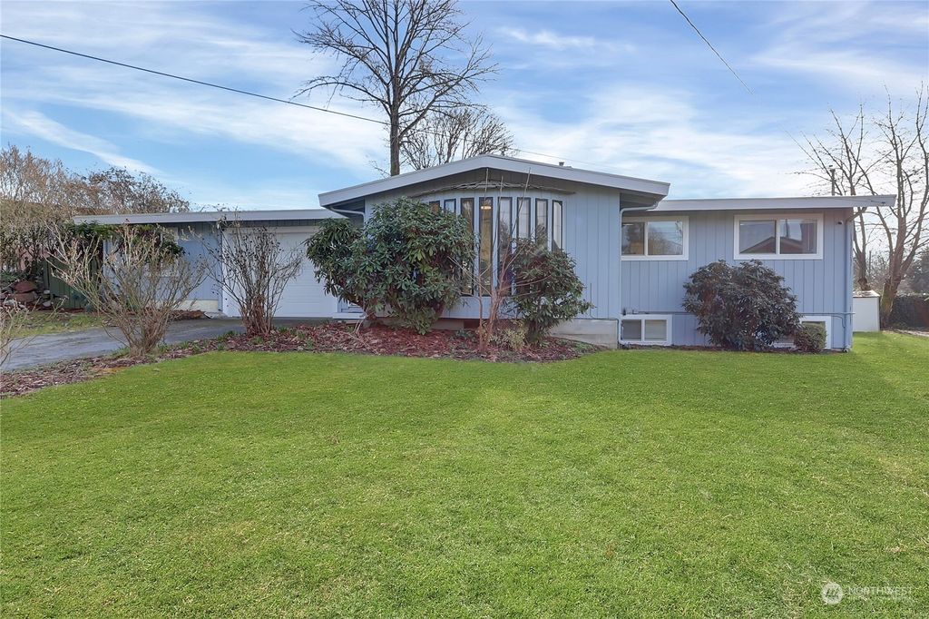 Photo of 3631 S 186th Street, SeaTac, WA 98188 (MLS # 2198253)