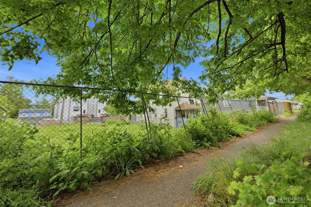 Photo of 1617 Yakima Avenue, Tacoma, WA 98405 (MLS # 2525974)