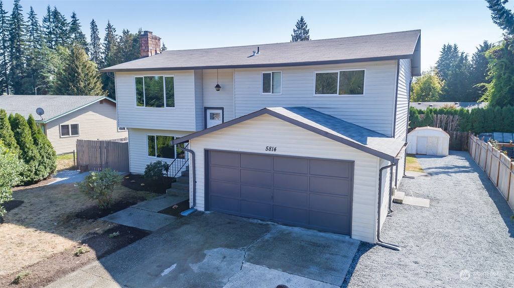 Photo of 5814 95th Street NE, Marysville, WA 98270 (MLS # 1999357)