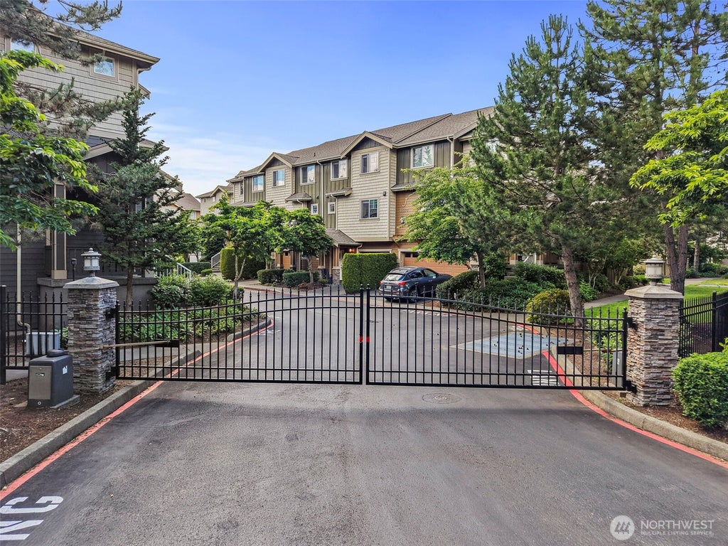 Photo of 4600 NE 3rd Lane #E3, Renton, WA 98059 (MLS # 2539183)