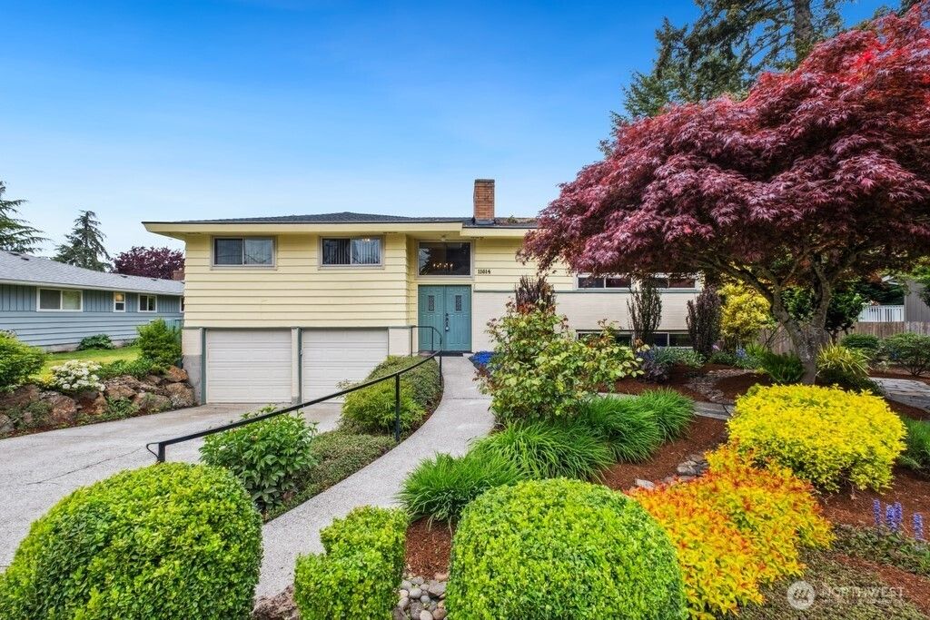 Photo of 11614 SE 49th Street, Bellevue, WA 98006 (MLS # 2365292)