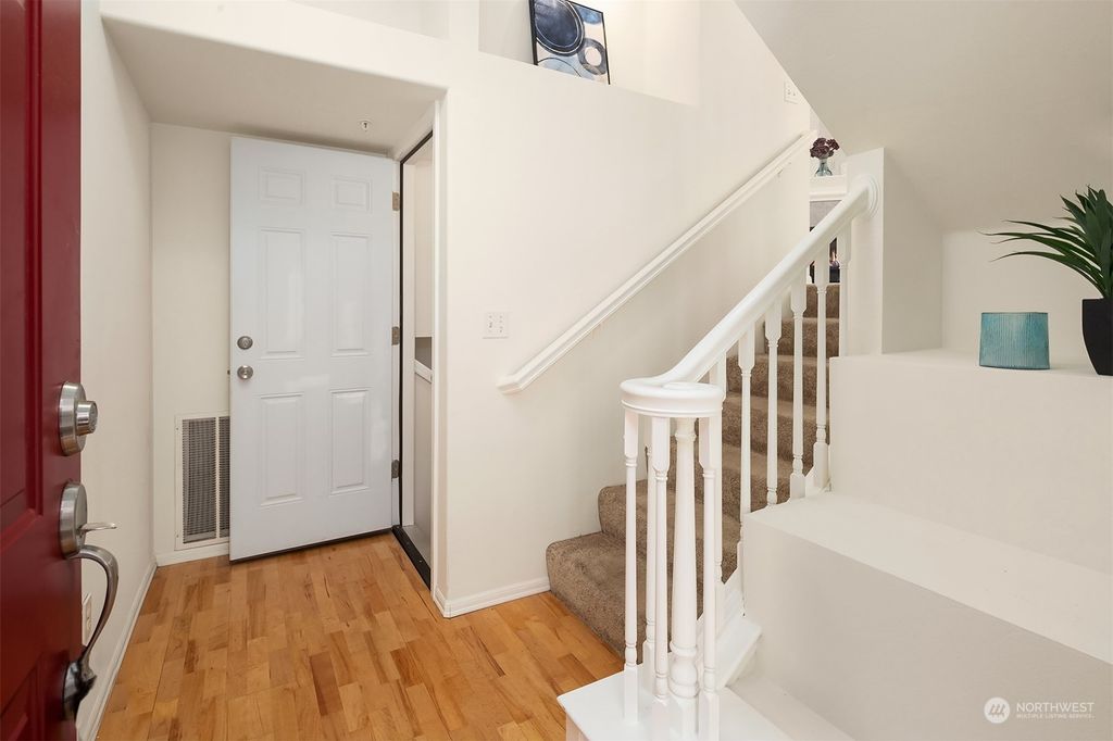 Photo of 925 5th Avenue NW #C113, Issaquah, WA 98027 (MLS # 2266676)