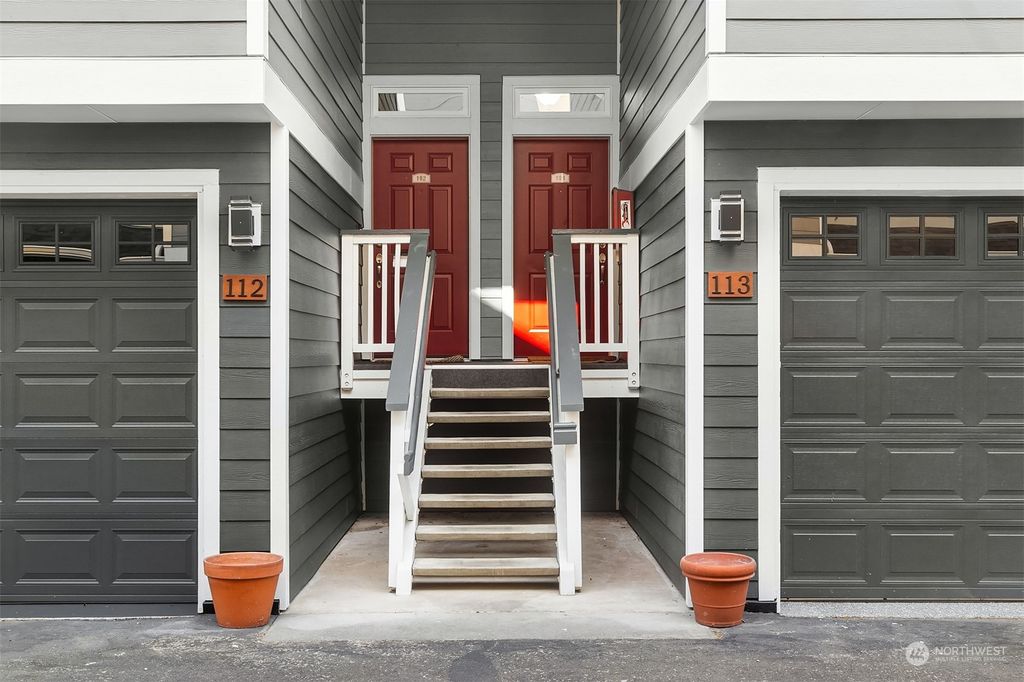 Photo of 925 5th Avenue NW #C113, Issaquah, WA 98027 (MLS # 2266676)