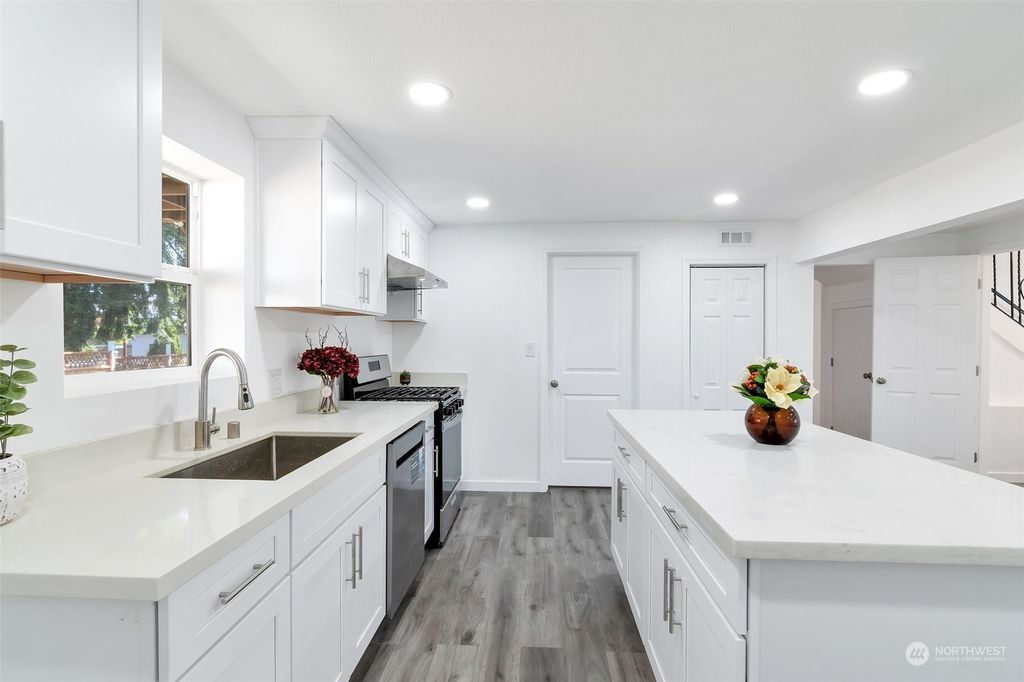Photo of 23103 80th Place W, Edmonds, WA 98026 (MLS # 2168657)