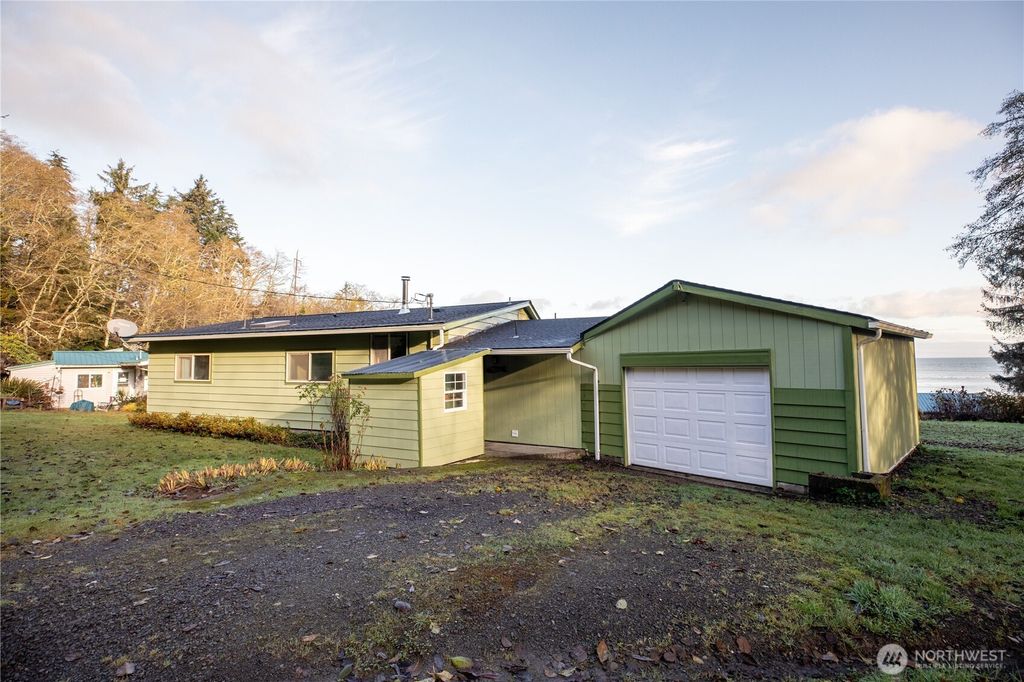 Photo of 90 Dawnsridge Road, Sekiu, WA 98381 (MLS # 2457516)