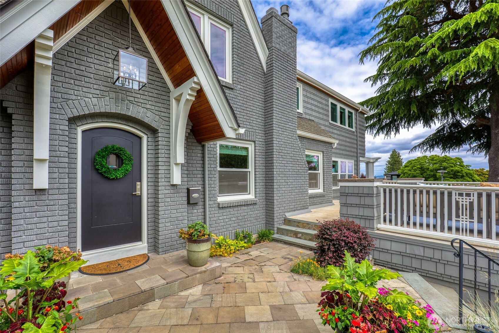 4712 NE 40th Street
