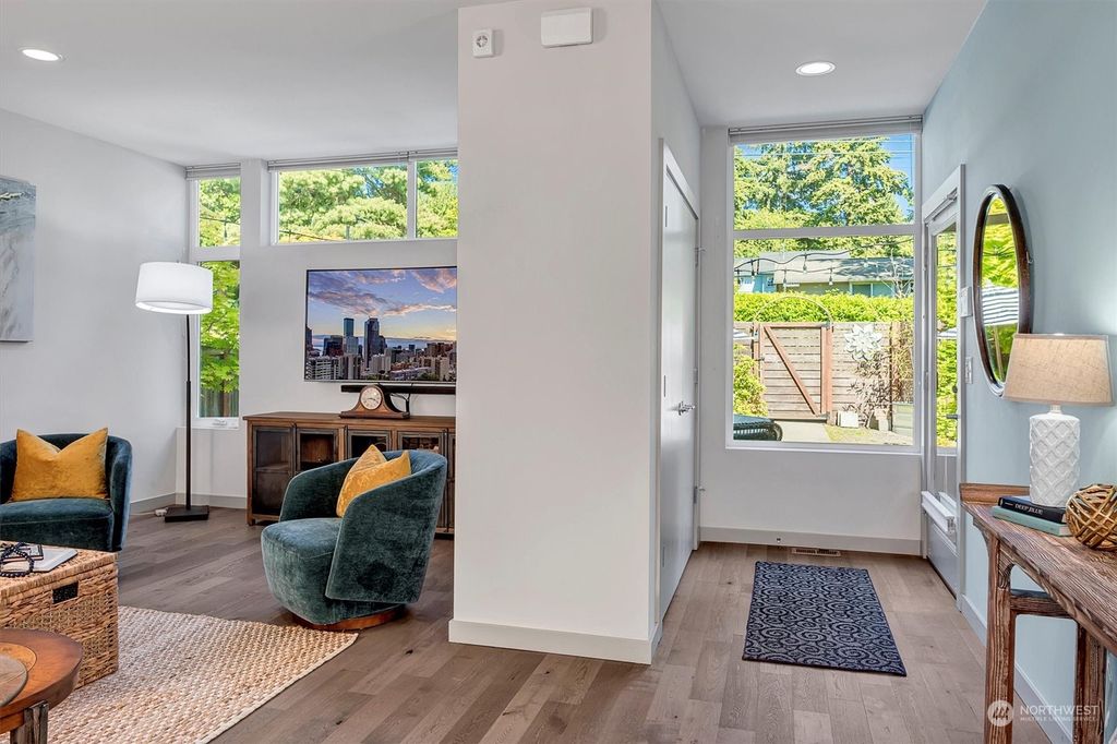 Photo of 12025 36th Avenue NE, Seattle, WA 98125 (MLS # 2246962)