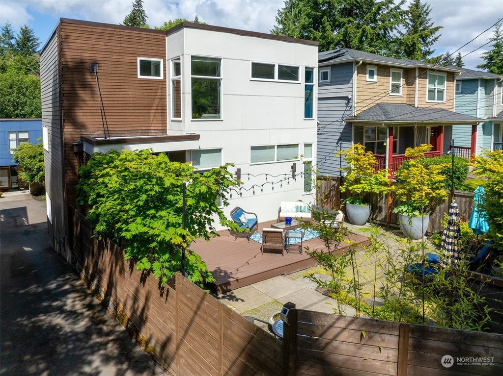 Photo of 12025 36th Avenue NE, Seattle, WA 98125 (MLS # 2246962)